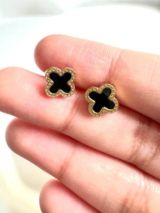 Black Clover Earstuds