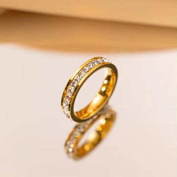 Stone-Line Ring