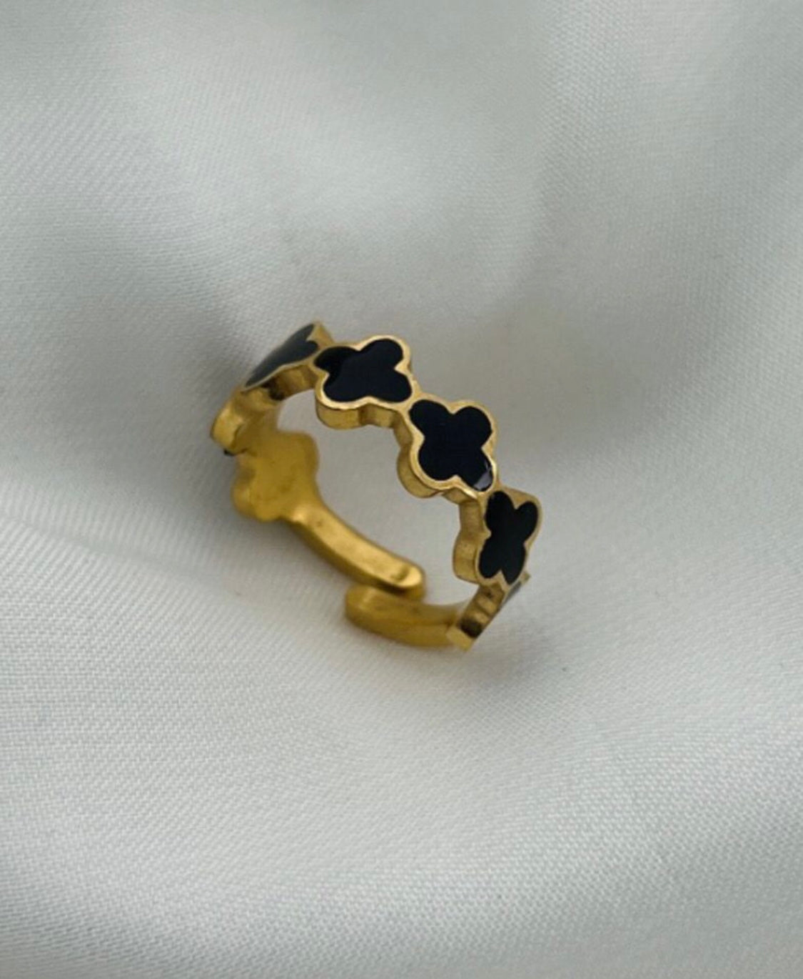 Black Vancleef Ring