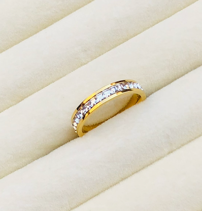 Stone-Line Ring