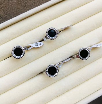 Black Silver Stone Ring