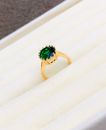 Green Oval Stone Ring