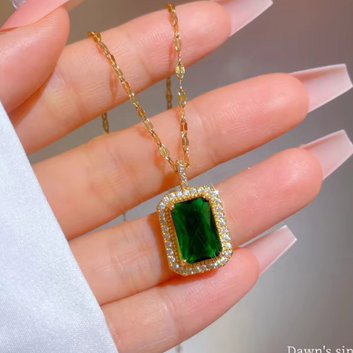 Carol Necklace