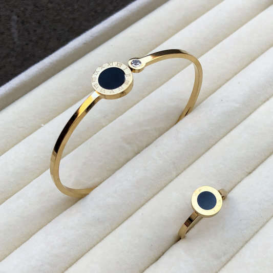 2 Pcs Black Shell Handcuff and Ring Combo